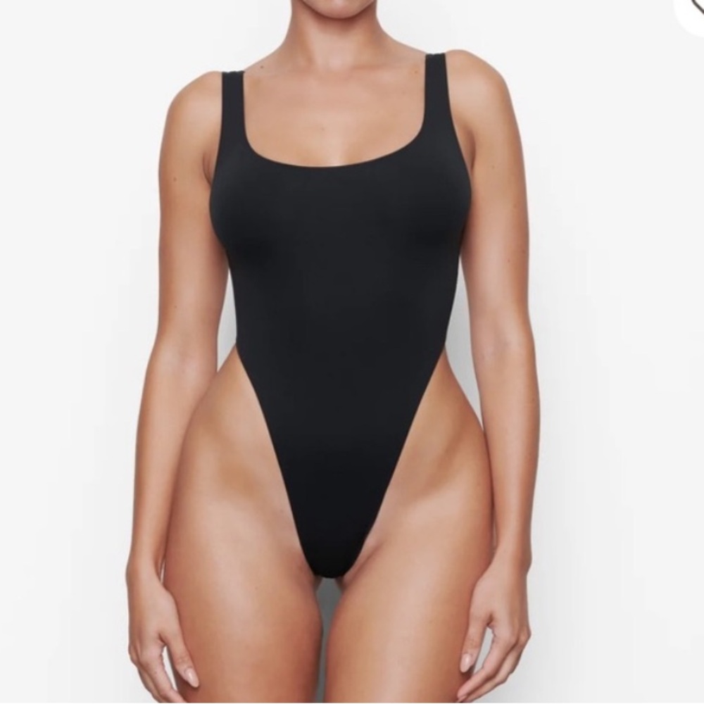 Skims Fits Everybody High Cut Bodysuit